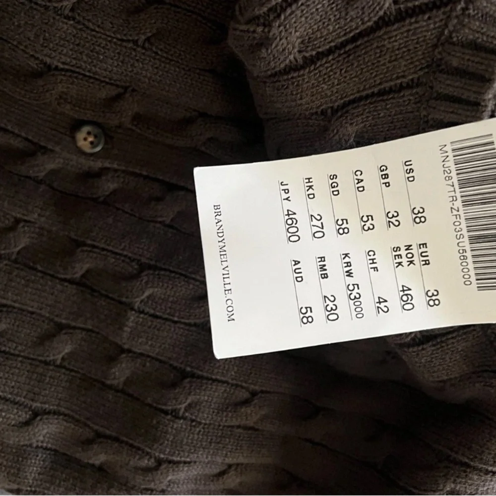 Brandy Melville AMALIE CABLE KNIT CARDIGAN ( Color: Mocha) BNWT - Picture 4 of 4